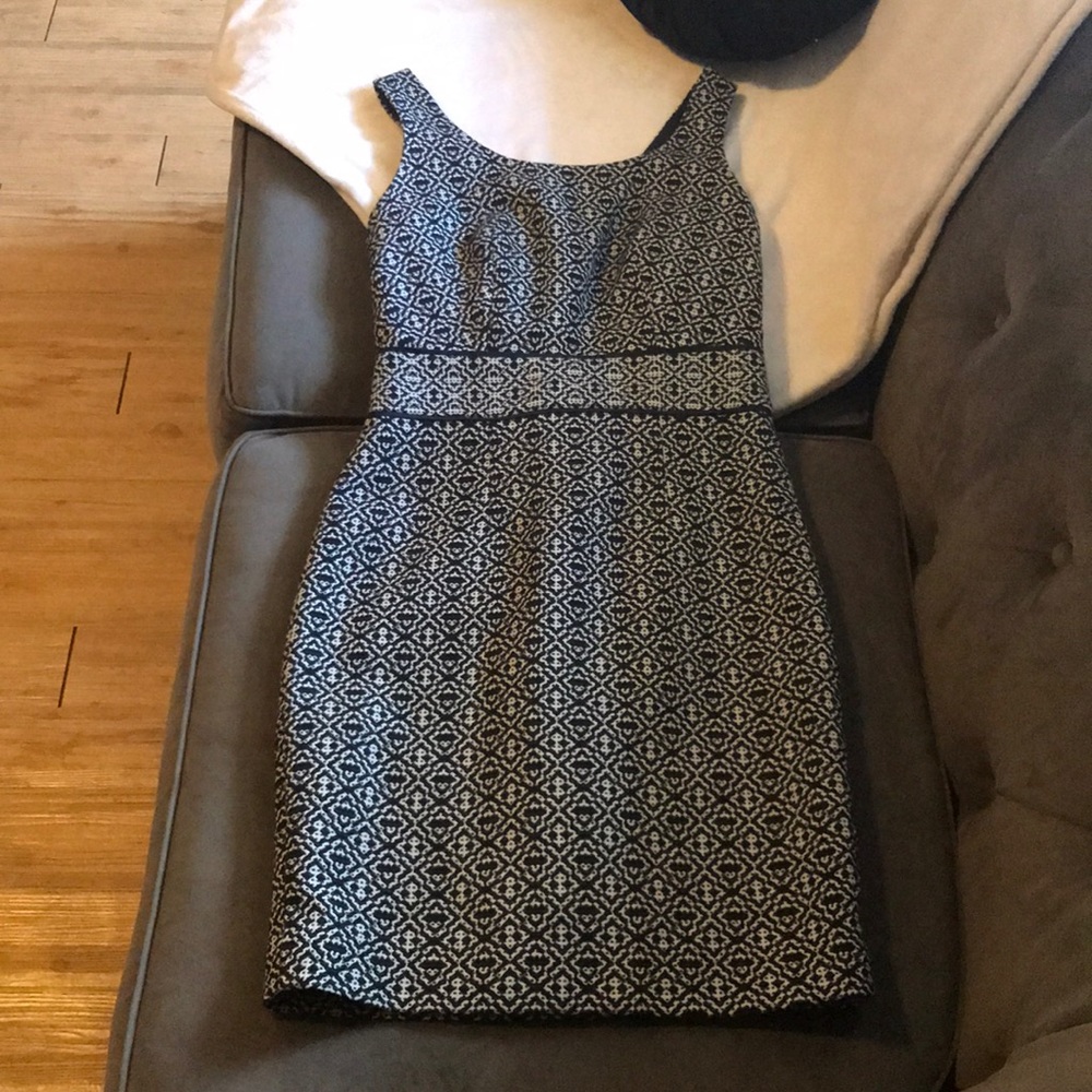 The Limited Business dress. Navy & white print.